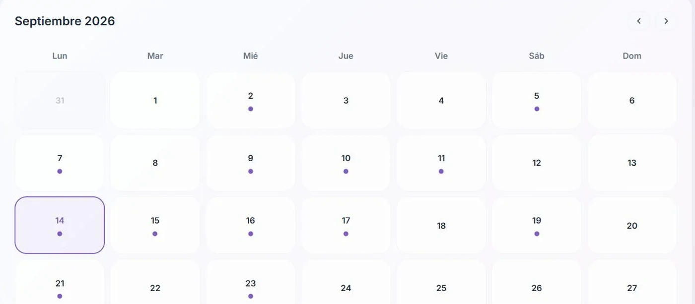 Calendario mensual de reservas de Konevent: septiembre de 2026, con los días que tienen reservas marcados y el sábado 19 señalado.