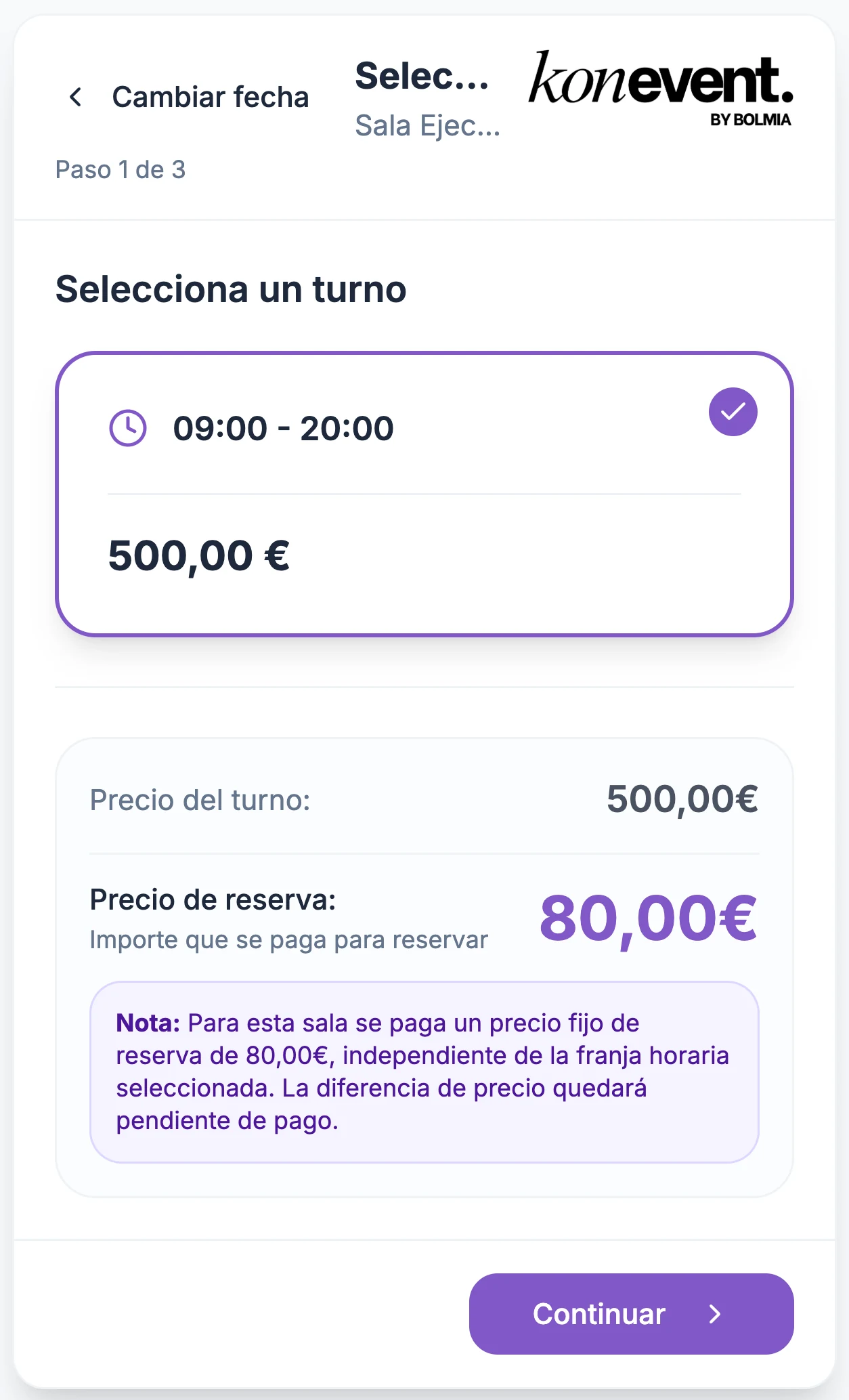 El widget de reservas de Konevent en un teléfono: la sala de demostración con el turno de 09:00 a 20:00 seleccionado por 500,00 €, el precio de reserva de 80,00 € y el aviso de que la diferencia queda pendiente de pago.